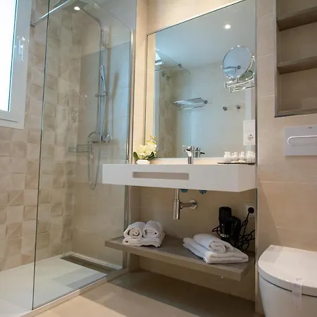 Okelo Hotel 2*